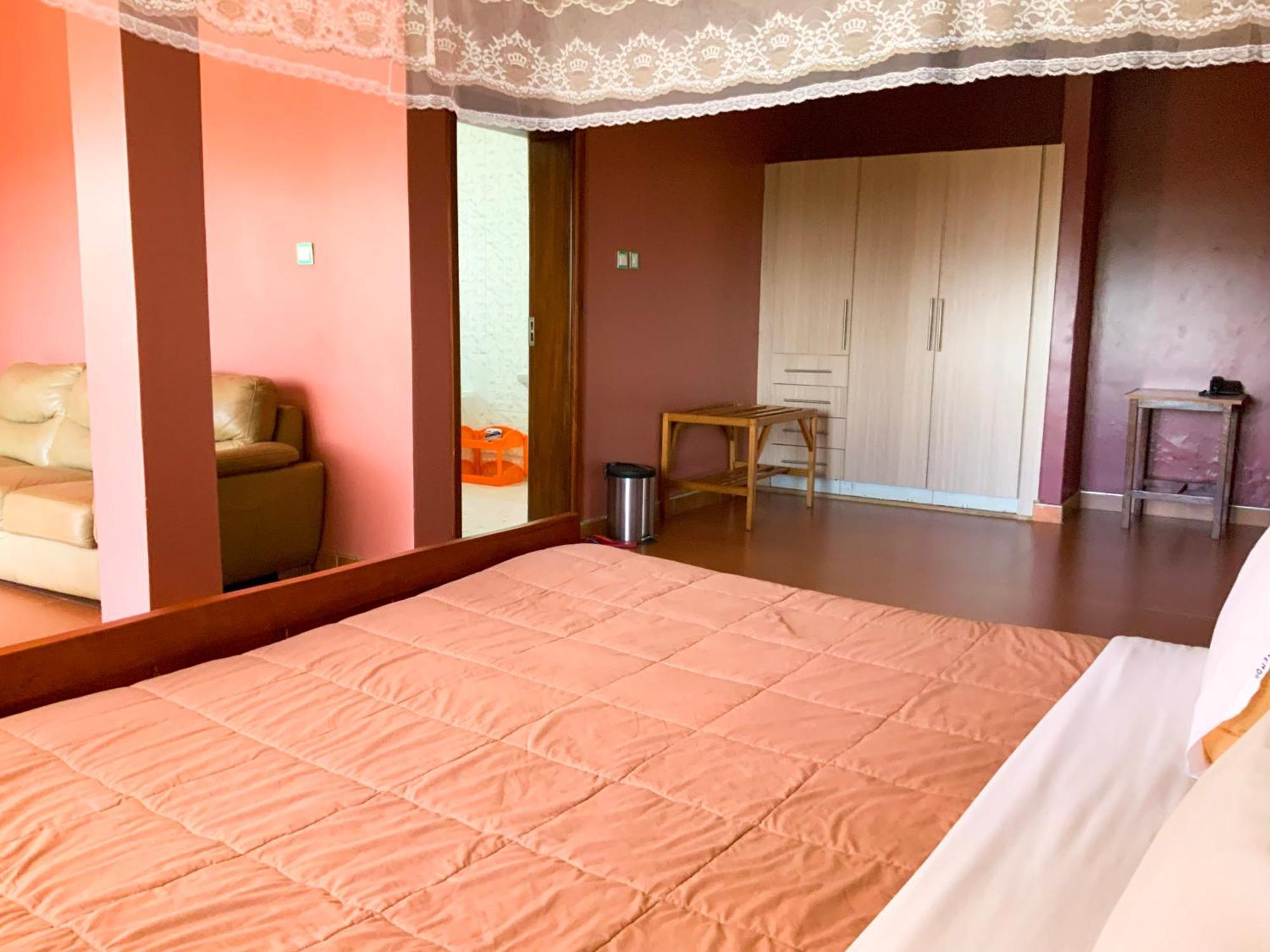 Hendo Hotel เอนเทบเบ้ ภายนอก รูปภาพ
